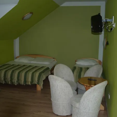 Bed and breakfast Dworek Slepowron *